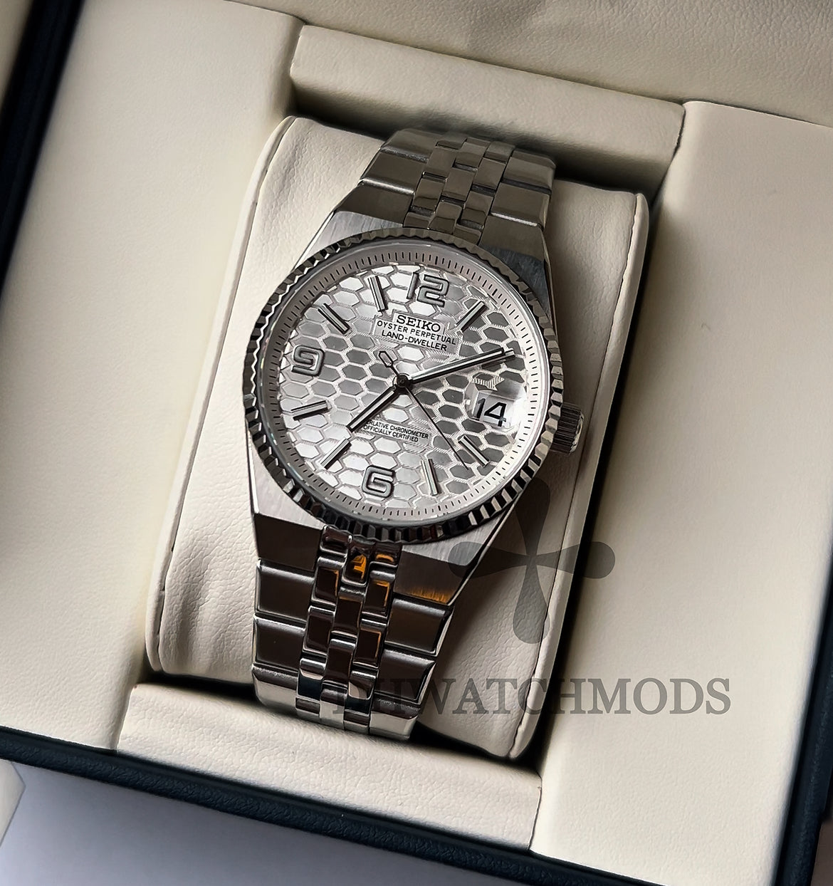 Land Mod Silver - White