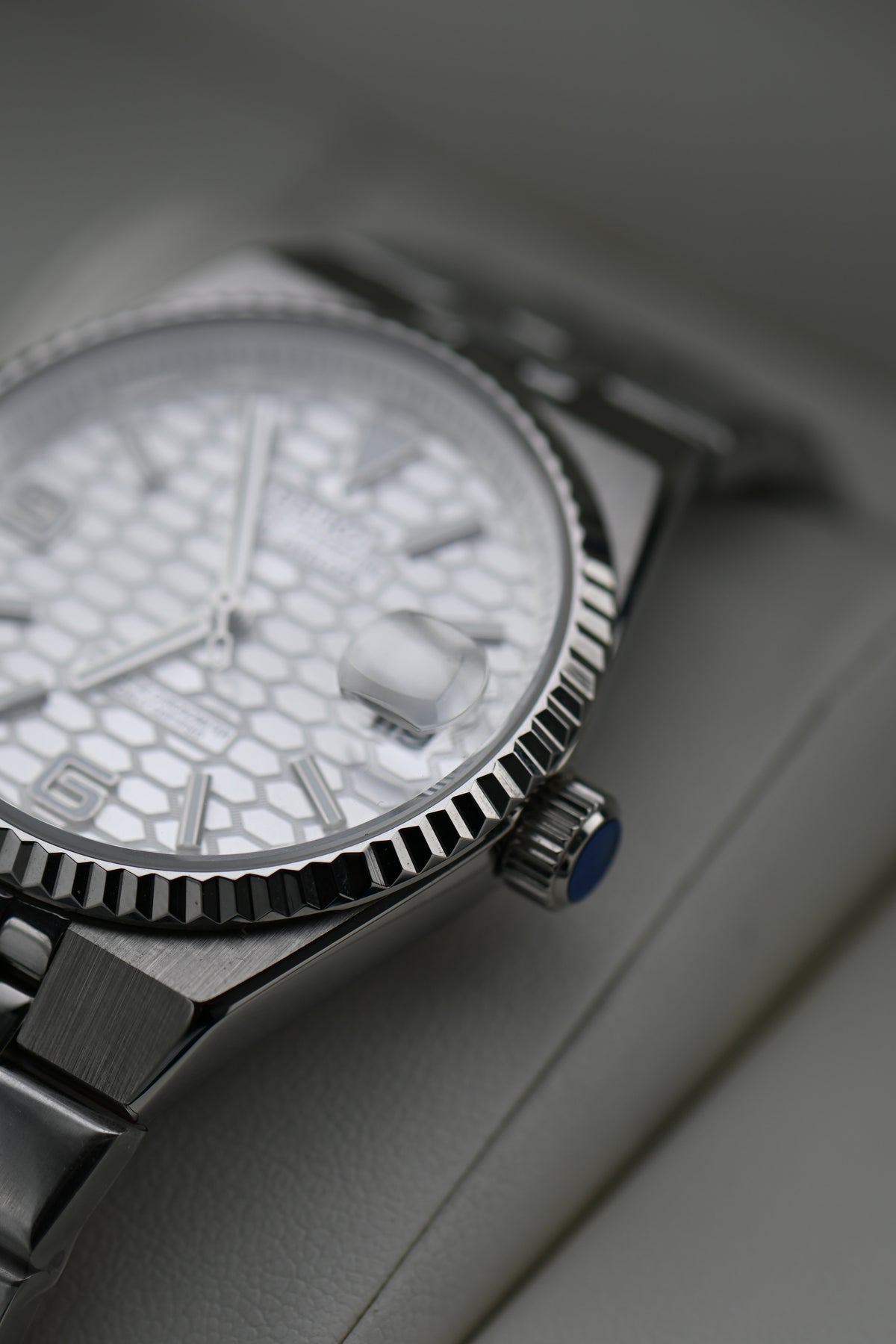 Land Mod Silver - White